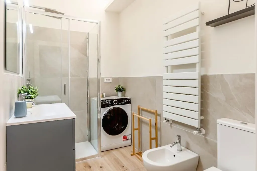 Casa Oriana 2 Milano Centro-Metro M1 Apartment 0*, Milan Italy